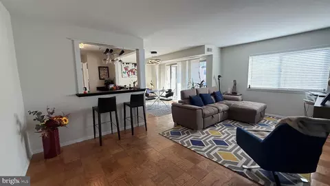 5113 Crossfield Ct #261-7, Rockville, MD 20852