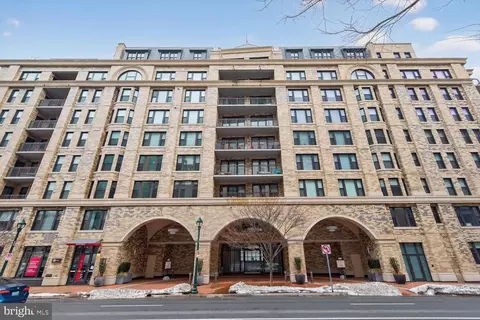 8302 Woodmont Ave #203, Bethesda, MD 20814