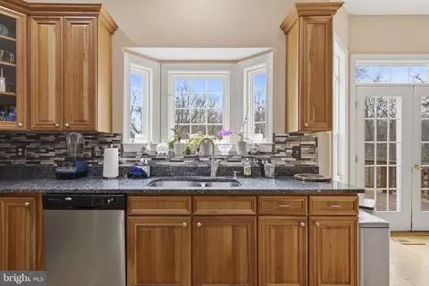 Kitchen - 15611 Riding Stable Rd, Laurel, MD 20707 photo 5 of 7