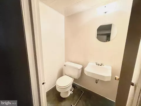 Bath - 12420 Feldon St, Silver Spring, MD 20906 photo 3 of 3