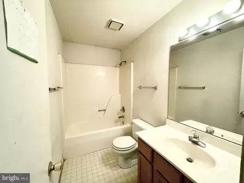 Bath - 12420 Feldon St, Silver Spring, MD 20906 photo 2 of 3