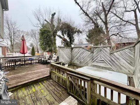 Exterior - 12420 Feldon St, Silver Spring, MD 20906 photo 4 of 7