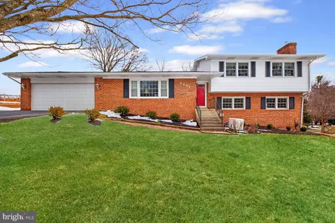 8261 Hawkins Creamery Rd, Gaithersburg, MD 20882