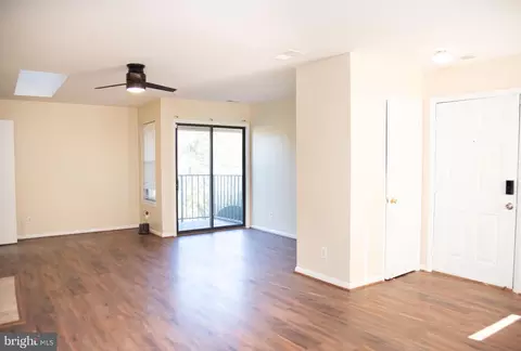 Living - 13408 Shady Knoll Dr #308, Silver Spring, MD 20904 photo 3 of 6