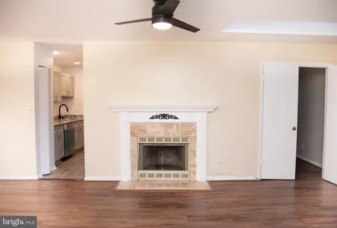Living - 13408 Shady Knoll Dr #308, Silver Spring, MD 20904 photo 2 of 6