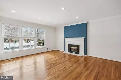 Living - 513 Beaumont Rd, Silver Spring, MD 20904 photo 3 of 5