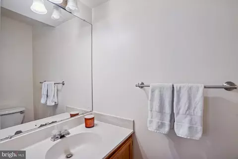 Bath - 13115 Musicmaster Dr #90, Silver Spring, MD 20904 photo 1 of 4