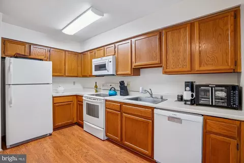 Kitchen - 13115 Musicmaster Dr #90, Silver Spring, MD 20904 photo 2 of 2