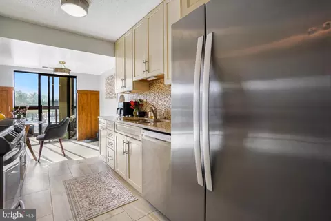 15100 Interlachen Dr #4-407, Silver Spring, MD 20906 photo 4