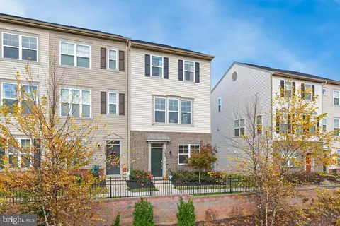Exterior - 15635 Trolley Ln, Silver Spring, MD 20906 photo 2 of 8