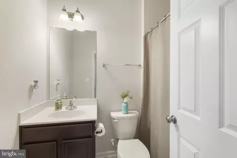 Bath - 15635 Trolley Ln, Silver Spring, MD 20906 photo 1 of 2