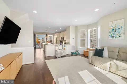 Entry Way - 15635 Trolley Ln, Silver Spring, MD 20906 photo 5 of 8