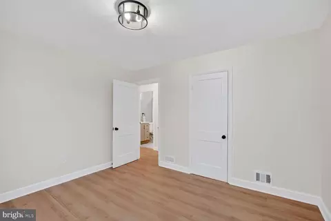 Bedroom - 8 Melbourne Ave, Silver Spring, MD 20901 photo 3 of 4