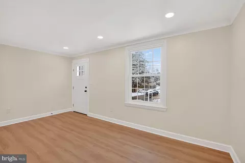 Living - 8 Melbourne Ave, Silver Spring, MD 20901 photo 2 of 2