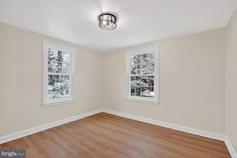 Bedroom - 8 Melbourne Ave, Silver Spring, MD 20901 photo 2 of 4