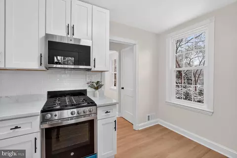 Entry Way - 8 Melbourne Ave, Silver Spring, MD 20901 photo 1 of 1