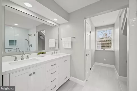 Bath - 1514 Featherwood St, Silver Spring, MD 20904 photo 1 of 6