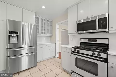Kitchen - 1514 Featherwood St, Silver Spring, MD 20904 photo 3 of 7