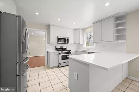 Kitchen - 1514 Featherwood St, Silver Spring, MD 20904 photo 2 of 7