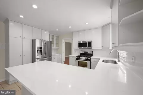 Kitchen - 1514 Featherwood St, Silver Spring, MD 20904 photo 7 of 7