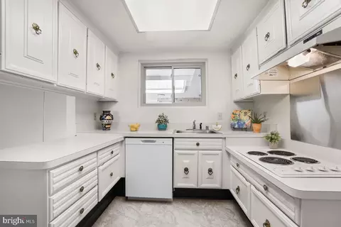 Kitchen - 3350 Gleneagles Dr #70-2B, Silver Spring, MD 20906 photo 1 of 3