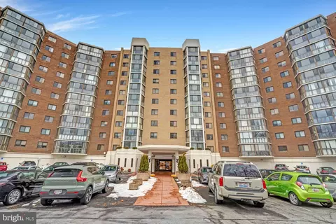 15115 Interlachen Dr #3-425, Silver Spring, MD 20906