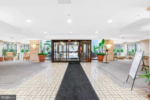 Entry Way - 15115 Interlachen Dr #3-425, Silver Spring, MD 20906 photo 4 of 4