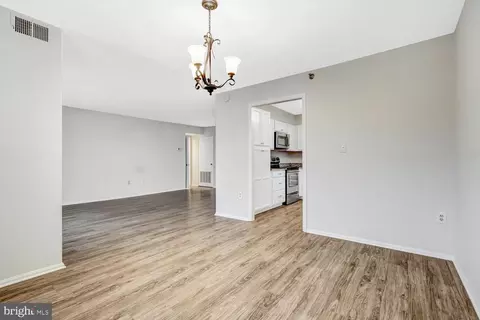 Dining - 15115 Interlachen Dr #3-425, Silver Spring, MD 20906 photo 2 of 3