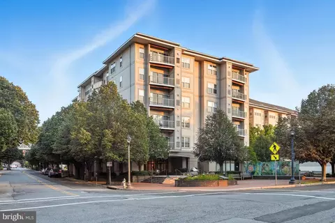8045 Newell St #423, Silver Spring, MD 20910