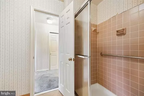 Entry Way - 13724 Bridgewater Dr, Silver Spring, MD 20904 photo 13 of 15