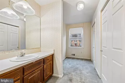 Entry Way - 13724 Bridgewater Dr, Silver Spring, MD 20904 photo 12 of 15