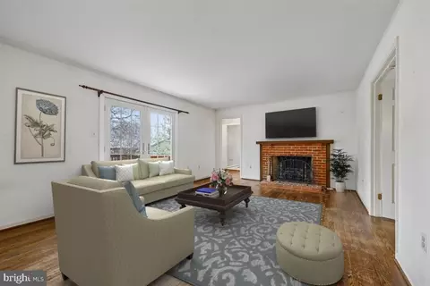 Living - 13724 Bridgewater Dr, Silver Spring, MD 20904 photo 7 of 19