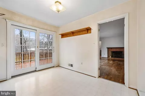 Entry Way - 13724 Bridgewater Dr, Silver Spring, MD 20904 photo 5 of 15