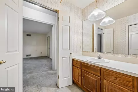 Bath - 13724 Bridgewater Dr, Silver Spring, MD 20904 photo 2 of 6
