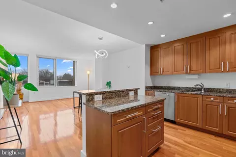 6820 Wisconsin Ave #4003, Bethesda, MD 20815