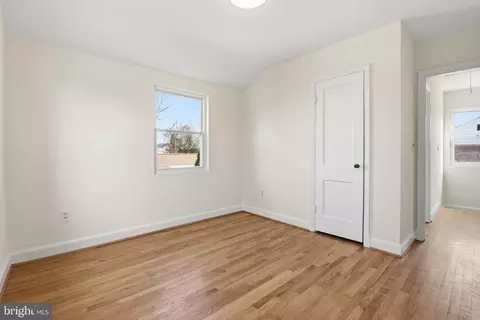 Bedroom - 11527 Grandview Ave, Silver Spring, MD 20902 photo 6 of 7