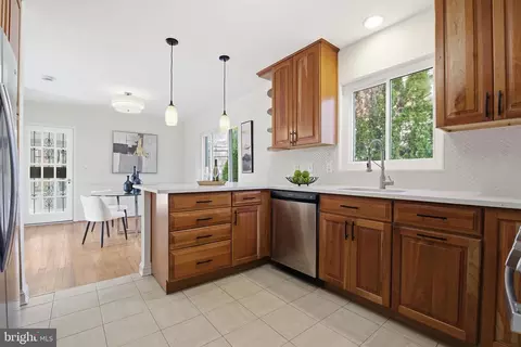 Kitchen - 11527 Grandview Ave, Silver Spring, MD 20902 photo 4 of 5