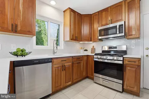 Kitchen - 11527 Grandview Ave, Silver Spring, MD 20902 photo 3 of 5