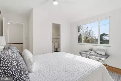 Bedroom - 11527 Grandview Ave, Silver Spring, MD 20902 photo 4 of 7