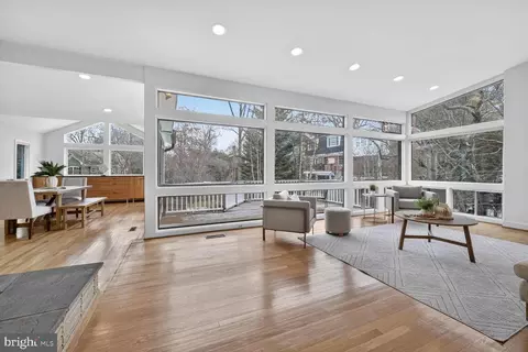 6113 Madawaska Rd, Bethesda, MD 20816