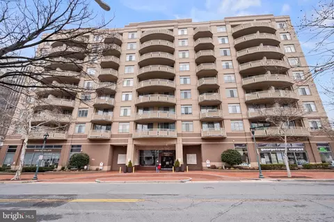 4801 Fairmont Ave #412, Bethesda, MD 20814