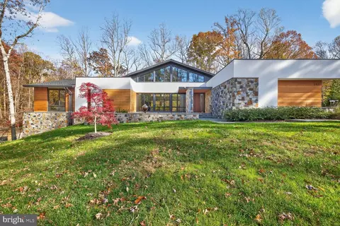 11013 Riverwood Dr, Potomac, MD 20854