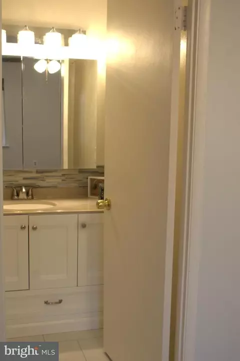 15002 Eardley Ct #282-B, Silver Spring, MD 20906 photo 18