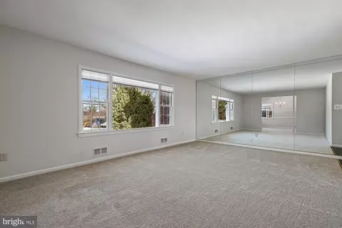 Living - 606 Winhall Way, Silver Spring, MD 20904 photo 4 of 8