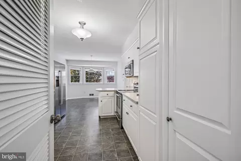 Entry Way - 606 Winhall Way, Silver Spring, MD 20904 photo 1 of 7