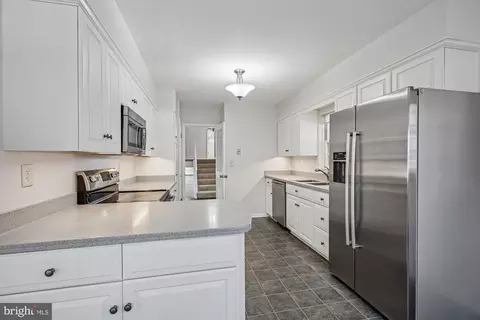 Kitchen - 606 Winhall Way, Silver Spring, MD 20904 photo 4 of 5
