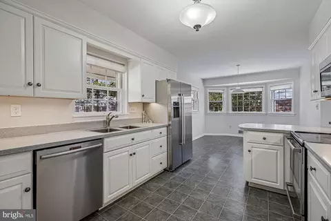 Kitchen - 606 Winhall Way, Silver Spring, MD 20904 photo 2 of 5