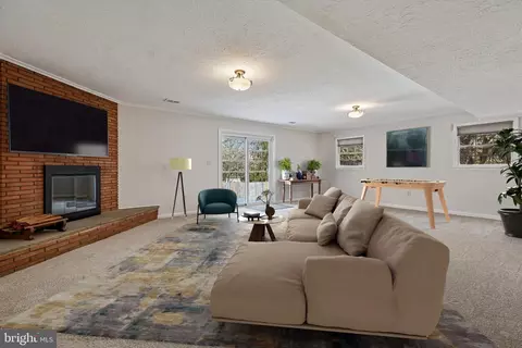 Living - 606 Winhall Way, Silver Spring, MD 20904 photo 5 of 8