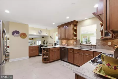 12405 Olivewood Pl, Silver Spring, MD 20904 photo 11
