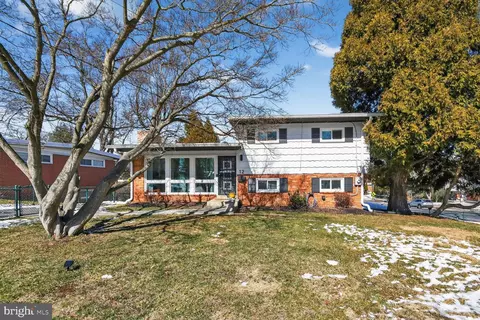 12 Dorothy Ln, Rockville, MD 20851